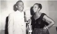  ?? FOTOS TWITTER ?? Joseíto Mateo junto a Celia Cruz.