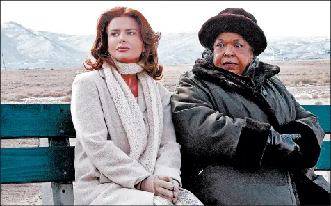  ?? TONY ESPARZA/CBS ?? Roma Downey, left, as Monica and Della Reese as Tess in the finale of “Touched by an Angel.”