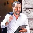  ??  ?? Matteo Salvini (45) führt die rechtspopu­listische Partei Lega.