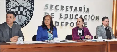  ?? ?? Rueda de prensa ofrecida por la Secretaría de Educación y Deporte