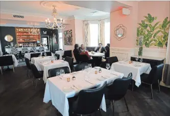  ?? BARRY GRAY THE HAMILTON SPECTATOR ?? Interior of Quatrefoil restaurant in Dundas has a classic feel.