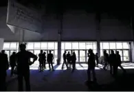  ??  ?? Burla. El centro de convencion­es de Las Vegas se quedó sin luz durante el segundo día del CES 2018.