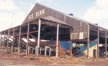  ?? ?? END OF AN ERA: The Dundee-Angus Ice Rink before demolition in 1990.