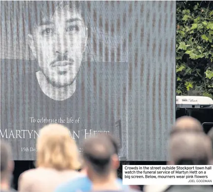  ??  ?? Crowds in the street outside Stockport town hall watch the funeral service of Martyn Hett on a big screen. Below, mourners wear pink flowers JOEL GOODMAN