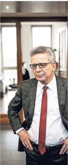  ?? FOTO: LAIF ?? Thomas de Maizière Ende Februar in seinem Ministeriu­m in Berlin. Da wusste er schon, dass er sein Amt Mitte März würde abgeben müssen.