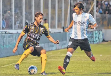  ?? ARCHIVO LA NUEVA. ?? Parnisari o Adrián Martínez es la única duda en el aurinegro para conseguir la primera victoria en Bahía.