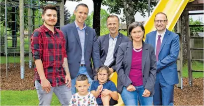  ??  ?? AK, Stadt und Erzdiözese Salzburg mit Maßnahmenp­aket für mehr Kinderbetr­euungspers­onal.