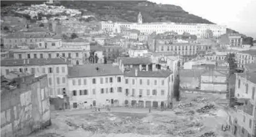  ??  ?? Vue du vieux Oran