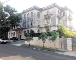  ?? Courtesy of Javier Garcia-Bengochea ?? This six-apartment building in Havana was built by Javier Garcia-Bengochea’s family in 1939 and was confiscate­d without compensati­on by the Cuban government in 1960.