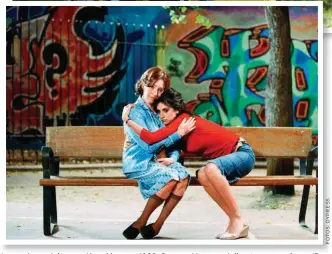  ??  ?? Luego de su pleito con Almodóvar en 1989, Carmen Maura y el director se reunieron 17 años después para filmar Volver, con Penélope Cruz. Antes de eso no se hablaban.