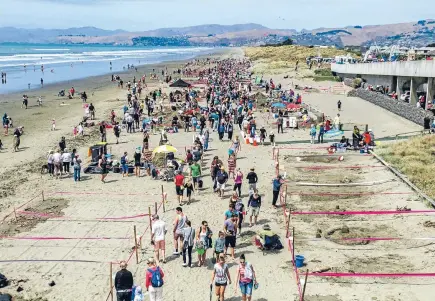 ?? Photo:DAVID WALKER/FAIRFAX NZ ?? Events such as theNewZeal­and Sandcastle Competitio­n bring crowds to New Brighton in summer.