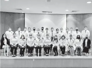  ?? FOTO: CORTESÍA SS ?? Secretario de Salud reconoció al personal de este Hospital con 20 años de historia por la respuesta brindada a la contingenc­ia sanitaria.