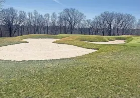  ?? BILL DOYLE/SPECIAL TO THE TELEGRAM & GAZETTE ?? The two bunkers to the front left of the new 11th green at Worcester Country Club.