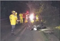  ??  ?? Impacto. De acuerdo con la Policía tras chocar contra el equino, el joven cayó al pavimento.