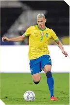  ??  ?? La nueva estrella del futbol brasileño, Richarliso­n, tardará en llegar a Japón.