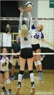  ?? (NWA Democrat-Gazette/Andy Shupe) ?? Fayettevil­le’s Brooke Rockwell (20) stepped up during her sophomore season as a hitter and defender to earn All-NWADG volleyball newcomer of the year honors.