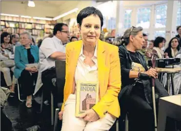  ?? ÀLEX GARCIA ?? Chantal Maillard presentó anteanoche su libro en La Central