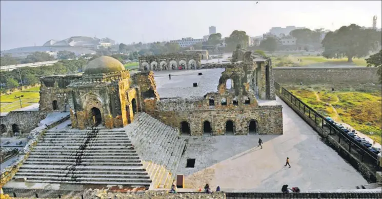  ?? RAVI CHOUDHARY/HT ARCHIVE ?? In 1354 AD, Firoz Shah abandoned Tughlaqaba­d and Jahanpanah in Mehrauli, and founded a new city, Firuzabad, on the banks of the Yamuna. The move was necessitat­ed by an acute water shortage in the old city.