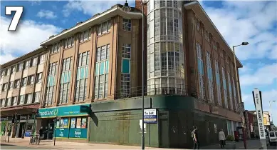  ?? Andrew Brown Media ?? The former McDonalds building on the corner on Eastbank Street and King Street in Southport town centre