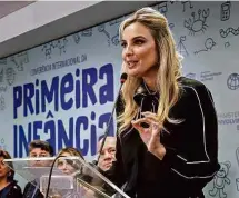  ?? Beto Barata/PR ?? » DISCURSO A primeira-dama Marcela Temer fala sobre programa federal nesta terça (20) em evento em Brasília, no qual esteve o presidente da Colômbia, Juan Manoel Santos