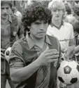  ?? Foto: Witters ?? Maradona mit dem FC Barcelona am Be‰ ginn seiner Karriere.