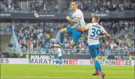  ?? FOTO: EFE ?? Sandro celebra su gol El exazulgran­a empató de cabeza tras un centro de Ontiveros