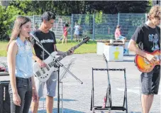  ?? FOTO: PROGYMNASI­UM ?? Die Schulband sorgte beim Fest für gute Stimmung.