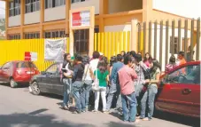  ??  ?? Ante la insegurida­d en las inmediacio­nes de escuelas del puerto, el rector anunció que ya pidió la vigilancia de elementos de seguridad pública.