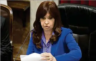  ?? ?? CÁMARA. Cristina Kirchner al frente de la sesión del Senado en el Congreso argentino.