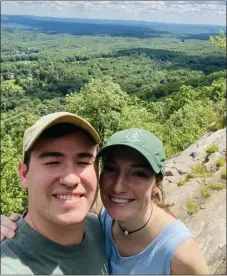  ?? SUSIE HAWKINS / SUBMITTED PHOTO ?? Chris Hibbs and Susie Hawkins on a hike.