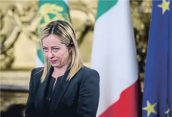  ?? Ant n                tt ?? La nova primera ministra italiana, Giorgia Meloni, es va mostrar emocionada quan va jurar el càrrec