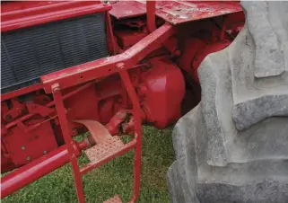  ??  ?? The front axle drive was taken off the range box section of the final drive with a control lever on the platform just above.