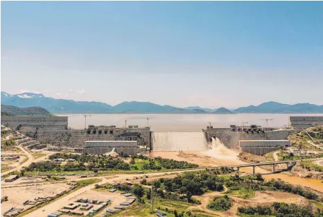  ?? FOTO: ARON SIMINEH/DPA ?? Der „Große Damm der Äthiopisch­en Wiedergebu­rt“staut das Wasser des Blauen Nils auf: Das Projekt der Regierung in Addis Abeba wird von Ägypten und Sudan heftig kritisiert.