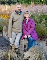  ??  ?? Hitesh and Kate Patel have woven grasses throughout their garden.