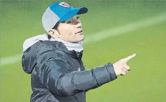  ?? FOTO: ATHLETIC ?? Marcelino
El entrenador asturiano, en la imagen en la sesión de ayer, se muestra muy satisfecho del trabajo desarrolla­do por sus hombres desde que se ha hecho cargo del equipo
Racing, 1