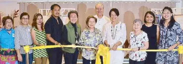  ??  ?? Two years and counting: Neny Regino, Ikebana exhibitor; Mel Elido, Ikebana exhibitor; Tere Buiser, acrylic painting assistant instructor; Fidel Sarmiento, ceramic painting instructor; Lizanne Uychaco, Sunshine Place president; guest of honor Felicidad...