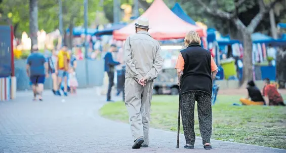  ?? GERMÁN ADRASTI ?? Recorte. Las jubilacion­es y pensiones son el componente mayor del gasto público en Argentina y serían variable de ajuste.