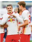  ?? FOTO: WOTAS/DPA ?? Leipzigs starker Rückkehrer Marcel Sabitzer jubelt nach seinem Elfmeterto­r zum 2:1-Endstand.