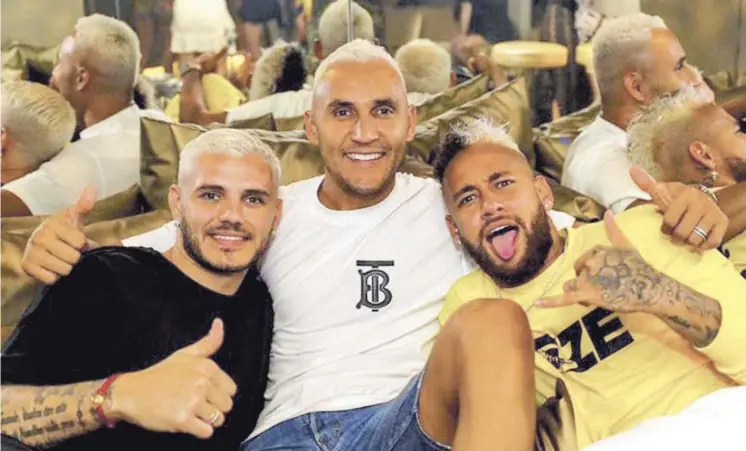  ?? Instagram ?? Esta fotografía de Keylor Navas con Neymar y Mauro Icardi fue colocada por el argentino en redes sociales, el 27 de agosto. Los tres padecen la enfermedad.