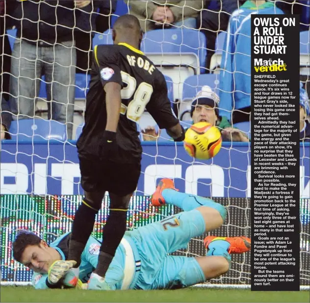  ?? PICTURES: Jason Dawson ?? PUNISHED: Benik Afobe scores Sheffield Wednesday’s second goal past Alex McCarthy, who had fumbled