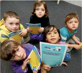  ?? PHOTO:TETSURO MITOMO/ FAIRFAX NZ ?? West End Kindergart­en pupils Liam McCarthyDe­y and Sophia Sheppard, both 4, and front row, Destiny Drake, Caitlyn Mose, both 4, and Tristan Phipps, 3.