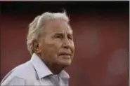  ?? THE ASSOCIATED PRESS FILE ?? Broadcaste­r Lee Corso is back for a 30th season on “College GameDay.” Corso can still energize college kids on a Saturday morning like a free-beer tailgate, and for millions of viewers the games don’t begin until he dons a mascot head and picks the...