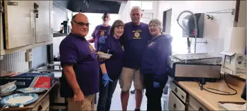  ?? CONTRIBUTE­D ?? Elks volunteers (l-r): Fred Brown, Bill and Judy Walters, Marlin Lorenzi and Sally Willcut-mcknight.