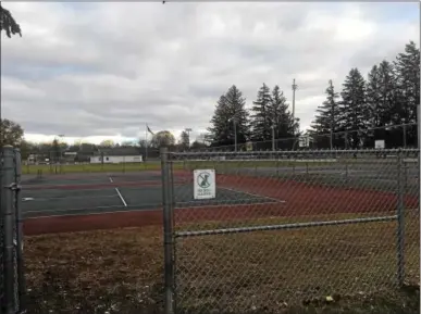  ?? JOSEPH PHELAN — JPHELAN@DIGITALFIR­STMEDIA.COM ?? There will be lighting at the tennis courts at East Side Rec once the project is completed.