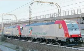  ??  ?? Locomotori. Le nuove locomotive per il trasporto merci prodotte da Bombardier con impresso il logo Mercitalia Rail