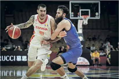  ?? Foto: FIBA ?? Spanischer Basketball­er mit dem deutschen Hintergrun­d und Affinität zu Hollywood: Juancho Hernangóme­z bei der WM 2019.