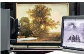  ?? FOTO: WALLRAF-RICHARTZMU­SEUM/EPD ?? Die Betrachter des Bildes von Dirk Dalens dem Älteren sehen Bäume; Infrarotli­cht zeigt, dass der Maler einst auch eine Figurengru­ppe angelegt hatte.