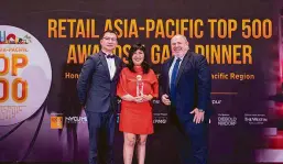  ??  ?? SM Retail, Inc. was honored with the Gold Award as the Philippine­s’ Top Retailer during the recent Retail AsiaPacifi­c Top 500 Awards Ceremony and Gala Dinner held at The Westin Kuala Lumpur in Malaysia. Every year, Retail Asia honors the Top 10 best...
