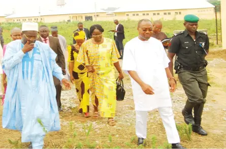  ??  ?? From Left: Director General, NDE Abubakar Mohammed; NDE Director Inspectora­te, Henrietta I. Achigbu and the Special Adviser to President Goodluck Jonathan on Performanc­e, Monitoring and Evaluation Prof. Sylvester Monye during an inspection tour to the...