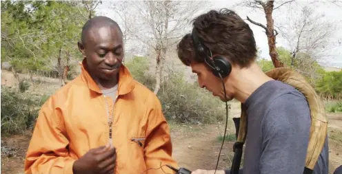  ?? Foto: ZDF/Juan Sarmiento G. ?? Paul Nkamani (li.) mit Jakob Preuss